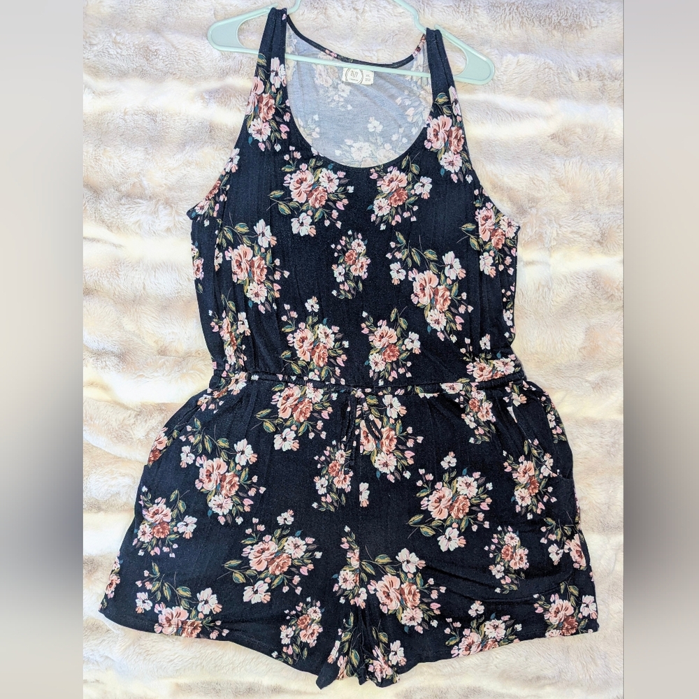 24/7 Maurices Navy Blue Floral Romper XXL Sleeveless Tie Waist Pockets - Picture 3 of 7